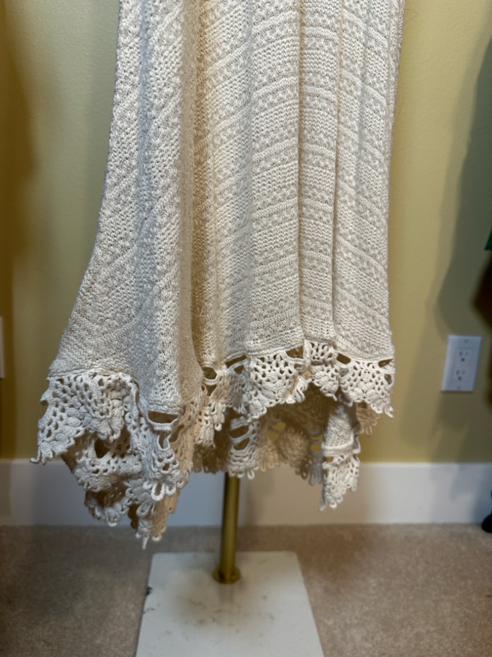 165. Chloe K white knit dress - Picture 7 of 9